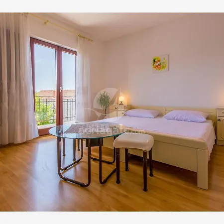 Dora Apartment