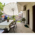 Apartament Dora *
