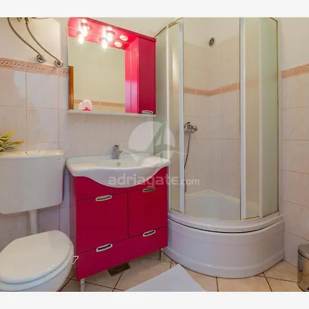Apartament Dora *